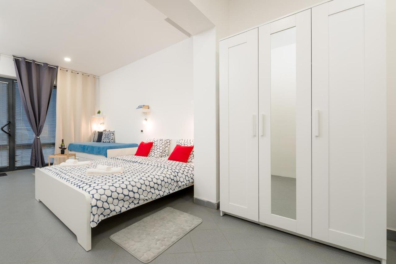Studio Apartment Sesula Split Exterior foto